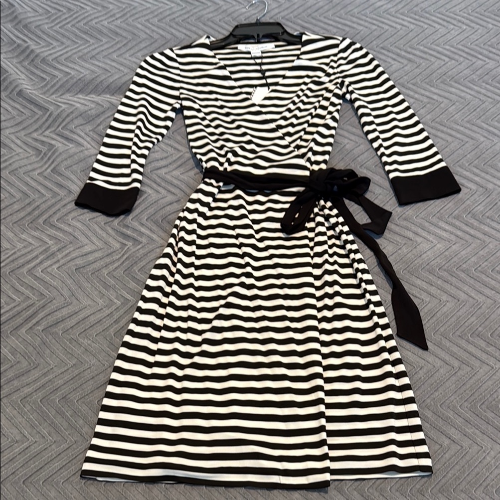 Nwt Dvf New Julian Two Black/White Stripe Wrap Dress